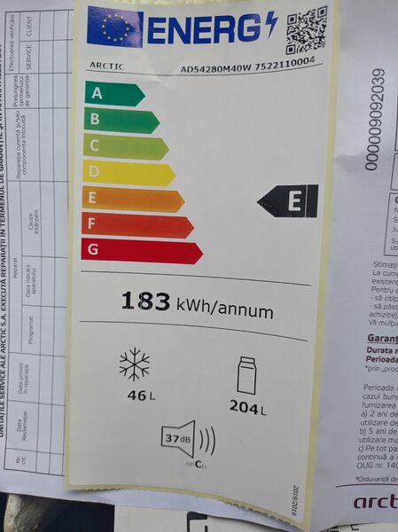 Frigider cu doua usi Arctic in garantie pana la data de 16.06.2026